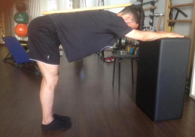 Esercizio di stretching per la schiena - Personal Trainer Bologna